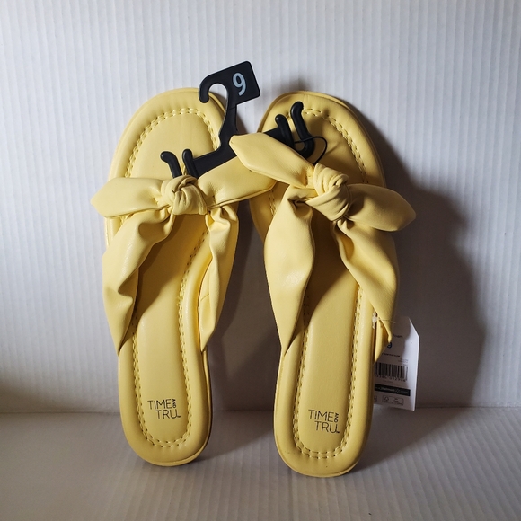Time And Tru Women's Faux Leather Yellow Bow Flip Flop Menory Foam Sz 9 - Picture 1 of 9